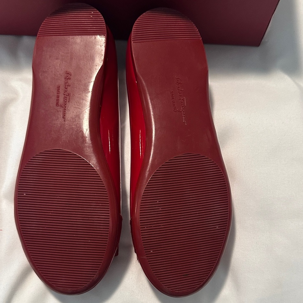 Salvatore Ferragamo Red Patent Leather Bow Ballet Flats - Picture 5 of 6